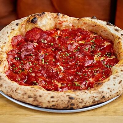 Пеперони, томаты в Wine Сonnection по цене 690 ₽