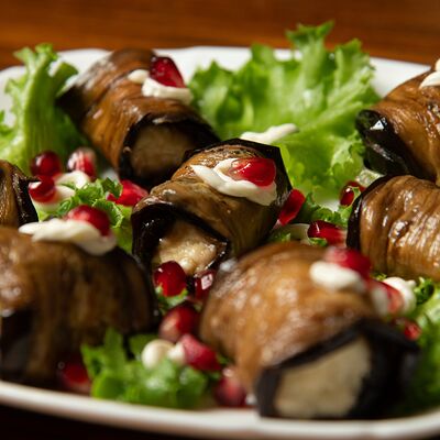 Рулетики из баклажанов с сырной начинкой в Хинкали-Дали по цене 370 ₽