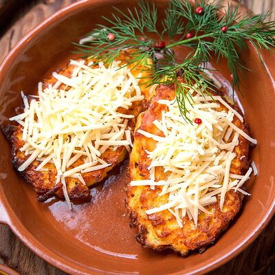 Драники с сыром в Корчма Хуторок по цене 385 ₽