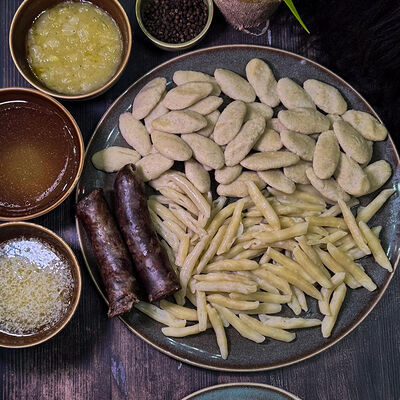 Вяленая колбаса с галушками в Даймохк по цене 1550 ₽