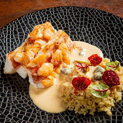 Дикий красный окунь со сливочным булгуром и креветками в Гости Рестопаб по цене 53 р.