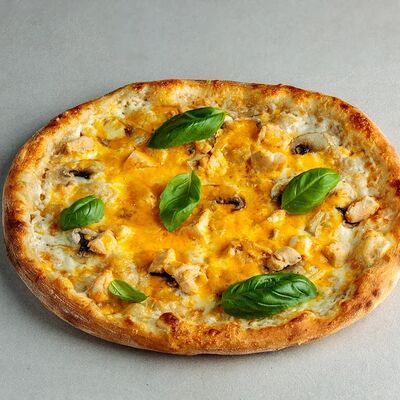 С курицей и сыром чеддерв Mama ресторан по цене 900 ₽