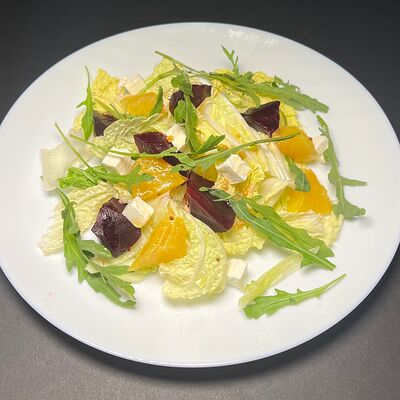 Салат со свеклой и апельсиномв Кулинария на Тухачевском по цене 290 ₽