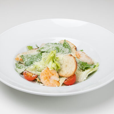 Салат Цезарь с креветками в Kitchen по цене 690