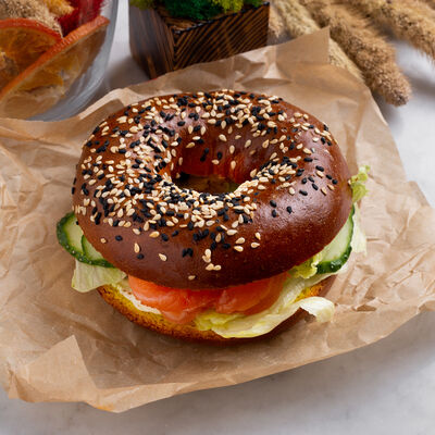 Бейгл с красной рыбой в Пончик-Батончик по цене 180 ₽