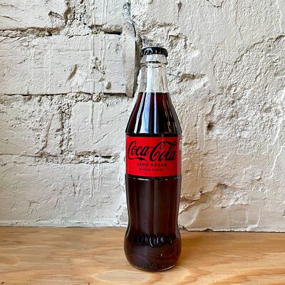 Кока-кола Зеро в Nils deli по цене 350 ₽