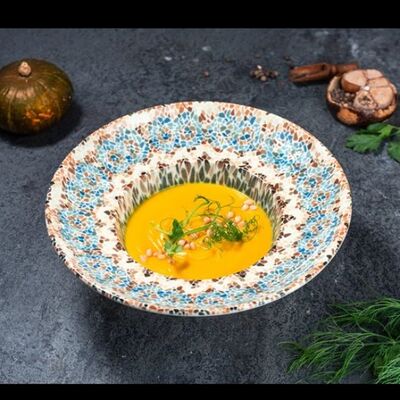 Тыквенный крем-суп с трюфельным маслом и кедровыми орешками в Щепка по цене 750 ₽