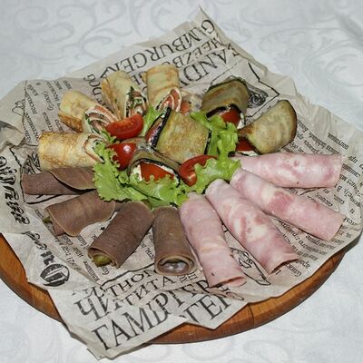 Ассорти рулетиков в Каравелла по цене 600 ₽