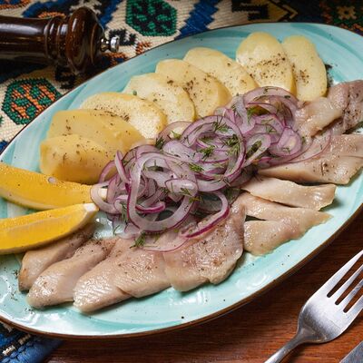 Сельдь с отварным картофелем в Пхали по цене 515 ₽