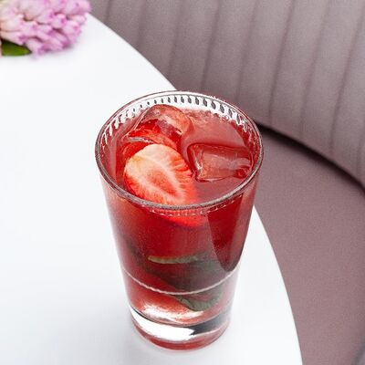 Лимонад клубника-базилик в RestikVam по цене 450 ₽