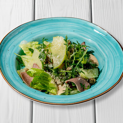 Салат с говяжьим языком в Перчини по цене 680 ₽