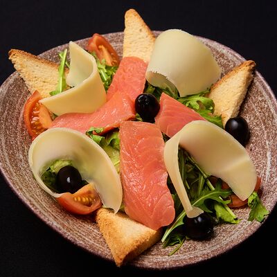 Цезарь с семгой в Ricco Celentano по цене 635 ₽