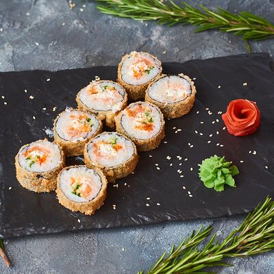 Темпура ролл с лососем в Баба роллс по цене 410 ₽