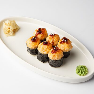 Запеченный ролл с острым лососем в Avo kitchen & bar по цене 550 ₽