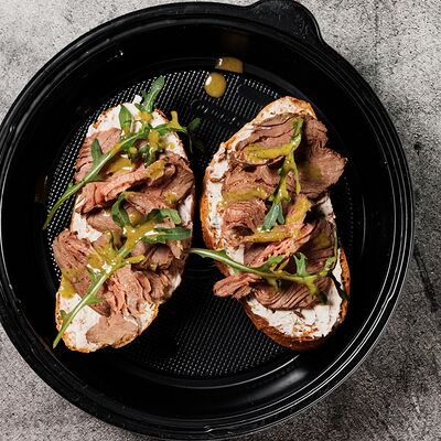 Брускетты с ростбифом и печёным перцем в Джорджина по цене 480 ₽