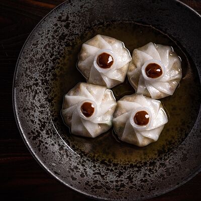 Дамплинг с уткой в KOJI по цене 1090 ₽