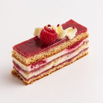 Пирожное Пломбир-малина в Британские Пекарни по цене 250 ₽