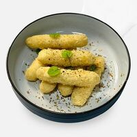 Жареная моцарелла в панировке в Caviar