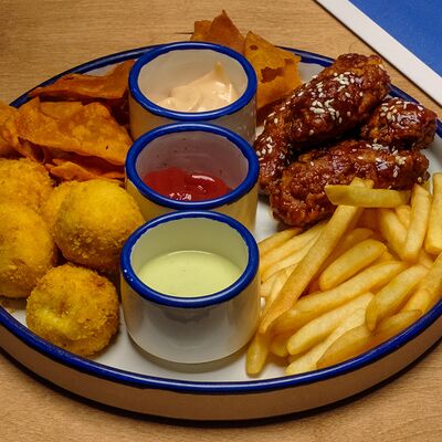 Плато закусок в Сидрерия Три стакана по цене 1630 ₽