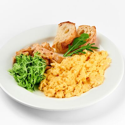 Скрэмбл с курицей терияки в Кофеин по цене 350