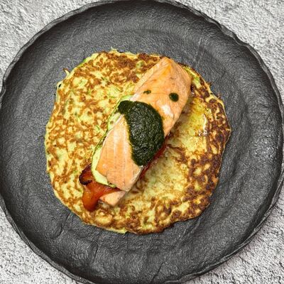 Лосось, драник из кабачка и песто в Гастропапы по цене 1250 ₽