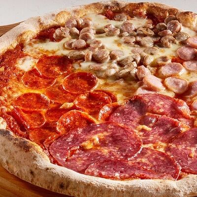 Пицца Супер мясная с 4мя видами колбасок 26 см в Pizzarella36 по цене 860 ₽