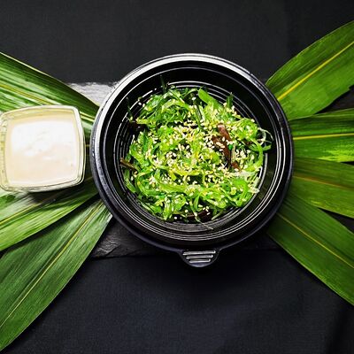 Салат чука в Caviar Rolls по цене 340 ₽