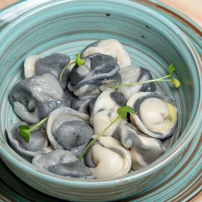 Пельмени Техас на Вятке с чесночным соусом в Хлебное ухо по цене 600 ₽